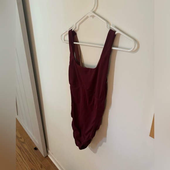 Never worn Fabletics maroon bodysuit with cross back size medium - Picture 3 of 11